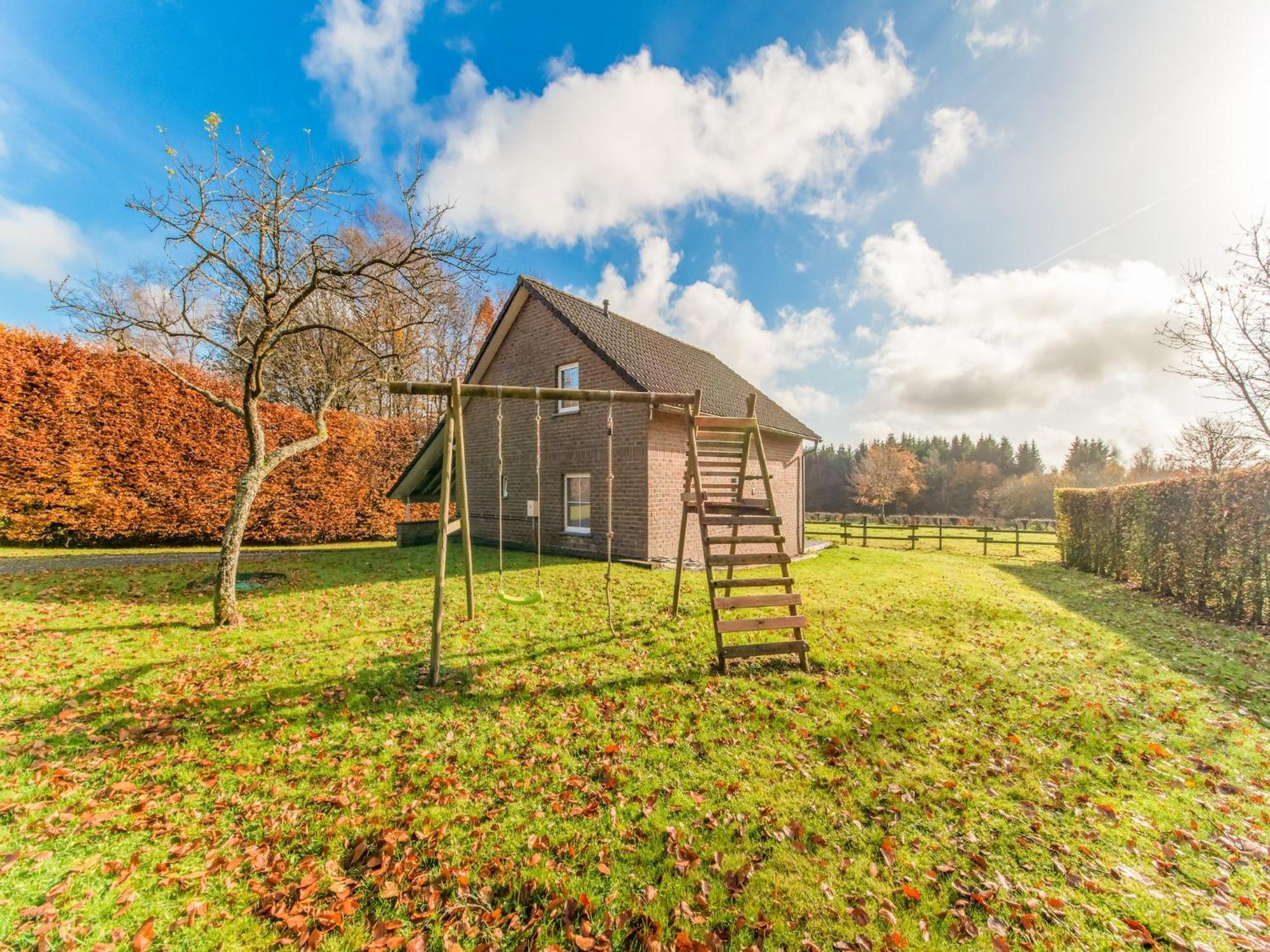 Picture Perfect Holiday Home In Sourbrodt With Garden Bbq Extérieur photo