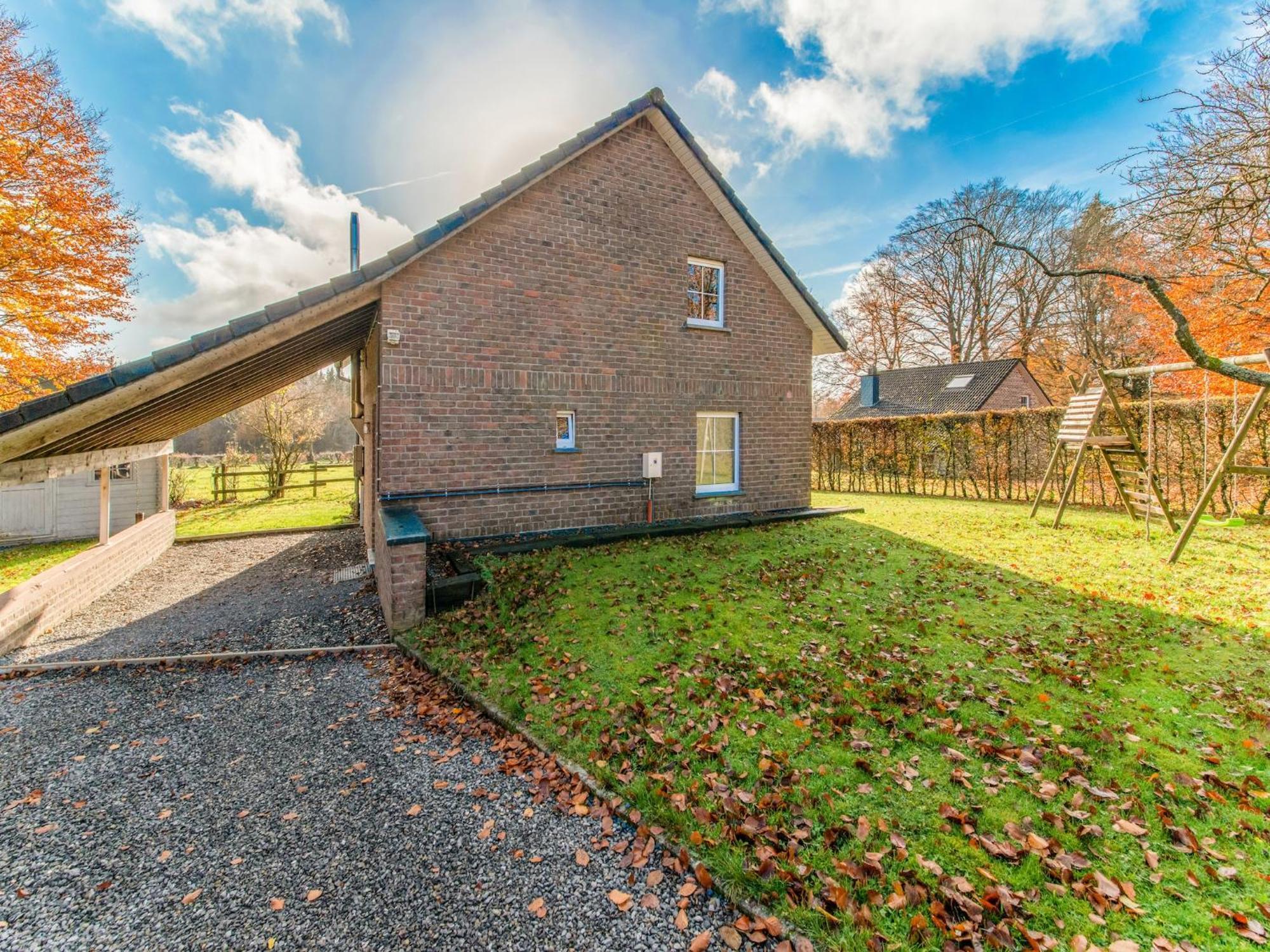 Picture Perfect Holiday Home In Sourbrodt With Garden Bbq Extérieur photo